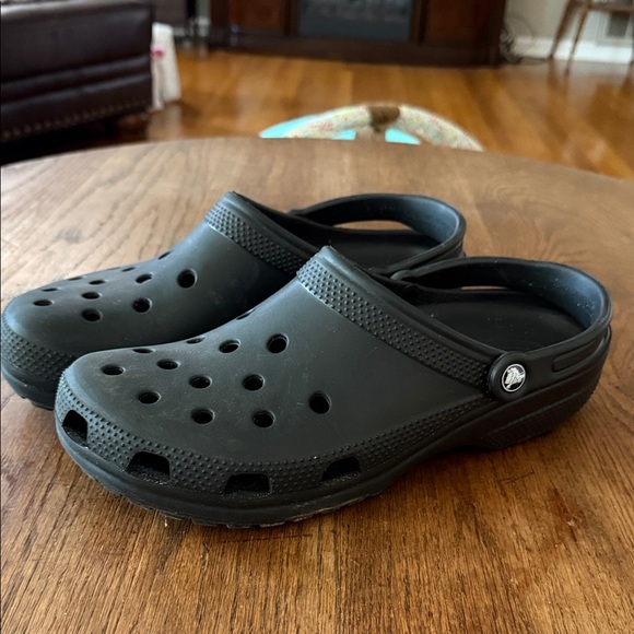 CROCS Classic Black Slip-On Clog with Heel Strap